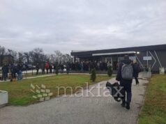 Почнува судењето за пожарот во „Пулс”: Роднини на загинатите молкум го следат пристигнувањето на обвинетите