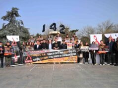 Директорот на БЈБ Јанев во градскиот парк во Скопје на одбележување на Светскиот ден на жртвите во сообраќајот