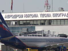 Маж почина во авион пред слетување во Белград: oпшта драма на аеродромот