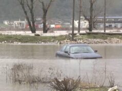 Еден загинат во поплавите во Албанија по обилните дождови