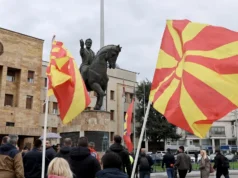 Извештајот за проширувањето на ЕК го повикува Скопје да ги вклучи Бугарите во уставот и да го почитува договорот со Бугарија