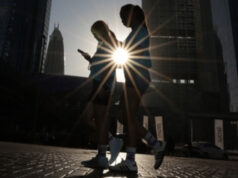 Малолетнички измамени со понуди за моделинг и одведени на приватни забави во Дубаи – руските медиуми објавија преписки