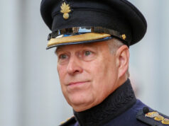 Принцот Ендру донел 40 проститутки во хотелска соба во Тајланд, според кралски историчар