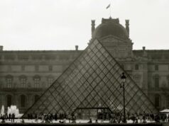 Израелска компанија: Претставник на крадеците од Лувр нè контактираше и ни понуди накит