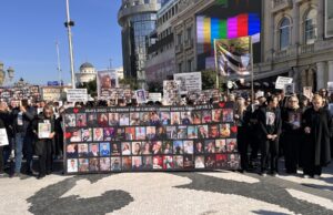 (Видео) Комеморацијата заврши со „63 ангели”, песна за згаснатите животи