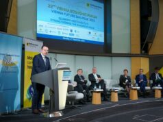 Градиме брза железница и автопати од Албанија до Бугарија, најави Николоски во Виена