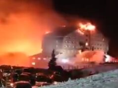 Се запали магацин за парфеми во Турција, загинаа шест лица