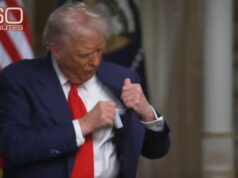 (Видео) Трамп извади лист од сакото за време на интервју: „Донесов список, погледнете“