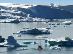 Гренланд го менува својот облик и се движи кон северозапад