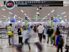 Америка драстично ги намалува летовите поради блокадата на владата