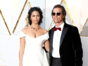 (Фото) Сопругата на Метју Меконахи покажа како тој изгледа без маица на 56 години