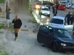 (Видео) Татко и син предизвикаа несреќа во БиХ па се степаа: потоа синот тргна да гази луѓе со својот автомобил