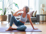 (ВИДЕО) Заштитете ги мускулите и коските: пет вежби за жени по 60-тата година