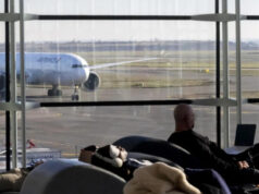 Пламен под авион што долетал од Барселона на аеродромот во Букурешт: инцидентот се истражува