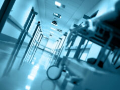 Пациенти врзани за кревет, други биле принудувани да ги чистат тоалетите: инспекцијата утврдила шокантни услови во романска психијатриска болница