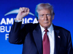 Би-би-си му се извини на Трамп