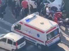 (Видео) Автомобил удри во група луѓе: има повредени во Белград