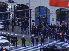 (Видео) Нови немири во Црна Гора: колона хрватски навивачи нападната со камења