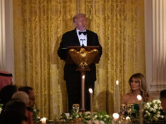 Трамп се приближува до најнискиот рејтинг од првиот мандат и најлошите бројки на Бајден