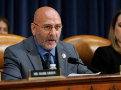 Само еден пратеник гласаше против објавувањето на досиејата на Епштајн