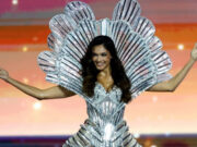 (Видео) За хрватската претсавничка на Мис Универзум веќе велат дека е победничка: прошета во бикини, а потоа во црвен фустан, сите зборуваат за неа