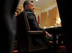 Трамп силно го притиска Зеленски: бара предавање на територии и двојно помала војска