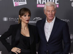 (Фото) Кога е тука 34 години помладата убавица – никој не е посреќен од него