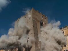 (Видео) Се урна дел од кулата Торe деи Конти во центарот на Рим – еден работник заробен под урнатините, четворица спасени