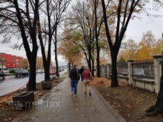 Продолжува периодот на променливо облачно време со локални врнежи од дожд