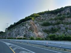 Поради поголем пламен и отпаднати делови од приколка на возило делницата од автопат А1 Велес – Градско е затворена