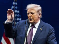 По 2.000 долари на сите американски граѓани, им ветува Трамп