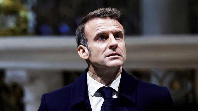 677z381_emanuel-makron-epa-efe-stephane-de-sakutin-1
