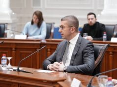 Мицкоски со порака до граѓаните кои заминале во странство: Каде и да одите, колку и да сте успешни, таму секогаш ќе бидете дојденци