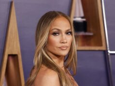 (Видео) Сè е широко на неа, а таа е толку „проклето секси“