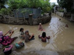 Поплави во Индонезија: Бројот на жртви надмина 750, еден милион луѓе евакуирани