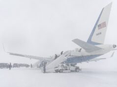 Стотици летови се откажани поради снежната бура што ги зафати Њујорк и Њу Џерси