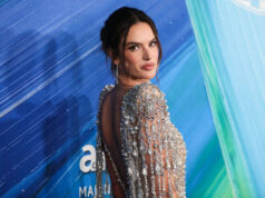 (Видео) Познатата убавица во романтична креација ги плени погледите: „Дали оваа жена е реална?“