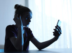 Нова студија: Давањето мобилни телефони на деца пред 13-годишна возраст може да биде особено опасно