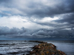 Портокалово ниво на метеоролошка тревога поради силна бура во Франција