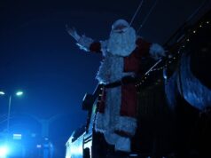 „Дедо мраз дојде со воз“: специјална новогодишна театарска претстава за деца на Железничка станица – Скопје