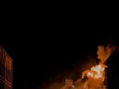 (Видео) Пожар во зграда во главниот град на Индонезија, најмалку 13 мртви