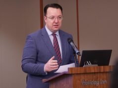 Николоски: Владата ќе донира 100 нови комби возила за Пошта