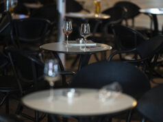 26 малолетници затекнати по 24:00 часот, од нив 14 под дејство на алкохол при контрола во угостителски објект во Свети Николе