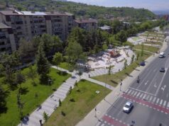 По расправија за паркинг во Карпош, ѝ се заканувал со остар предмет на 19-годишна девојка