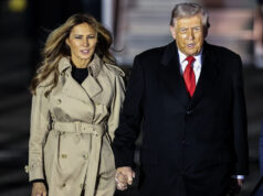 (Фото) Модните изданија на Меланија Трамп што ја одбележаа 2025 година