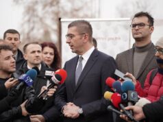 „Мигранти за пари, Мицкоски ја распродава иднината на Македонија“, велат од СДСМ