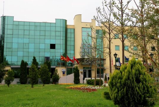 Општина Чаир донира вода за пиење за граѓаните на Гостивар