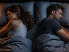 Вечерните навики пред спиење можат да откријат колку е стабилен партнерскиот однос