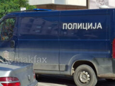 (Видео) Турканици и викање: уапсени три лица во Трново, не им дозволиле на полицајци да влезат на имотот