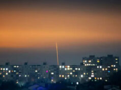 (Видео) Масовен руски напад врз Кременчук – делови од градот останаа без струја, вода и греење